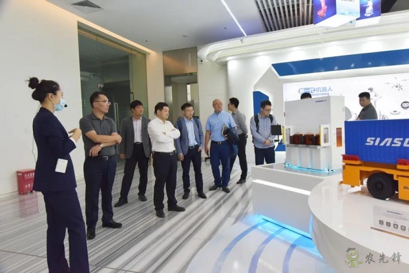 探索智慧植物工廠新模式——新松公司與中國(guó)農(nóng)業(yè)科學(xué)院都市農(nóng)業(yè)研究所簽署戰(zhàn)略合作協(xié)議