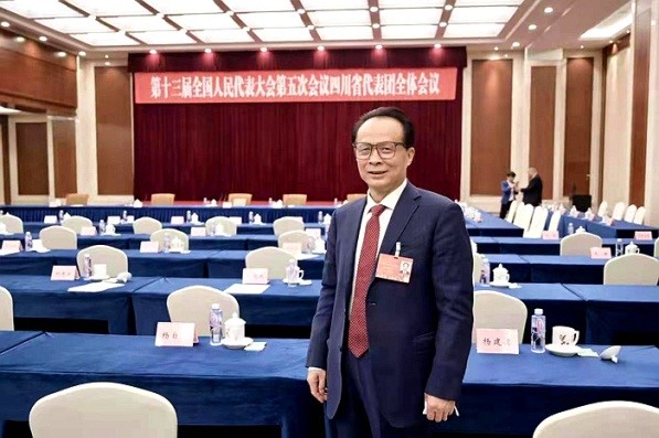 全國人大代表耿福能：建設現(xiàn)代農(nóng)業(yè)園區(qū) 用科技助力鄉(xiāng)村振興