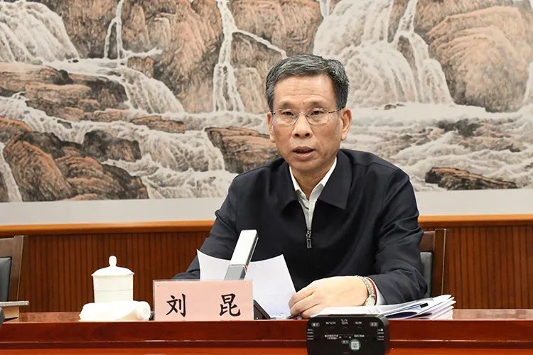 財政部部長劉昆：推進(jìn)先進(jìn)農(nóng)機(jī)創(chuàng)制應(yīng)用