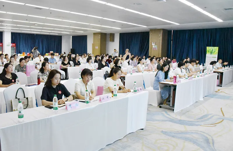 陜西省巾幗新農人協(xié)會在楊凌成立